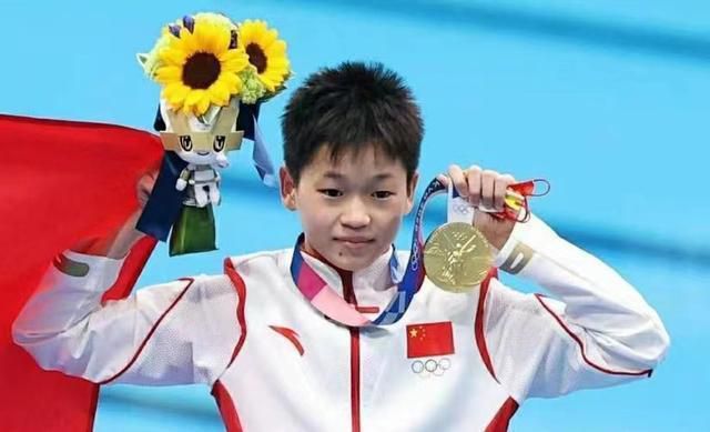 我也想那样，但我没有足够的钱赢得这场官司，他们将要把她从我身边带走了...到目前为止，即使我每三个小时就要为女儿留一次眼泪，德韦恩还是没有给我回电话！